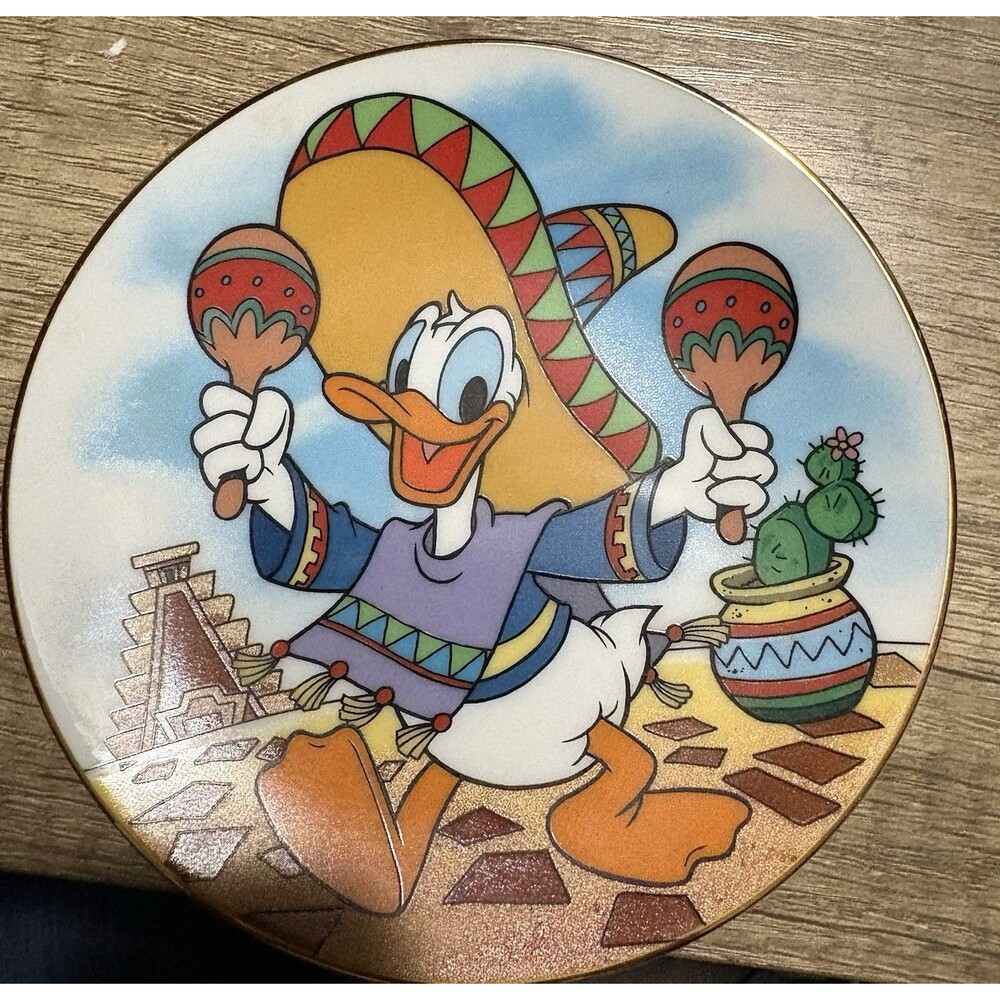 Disney New England Collectors Society Plate Collection: Donald Duck Mexico Japan